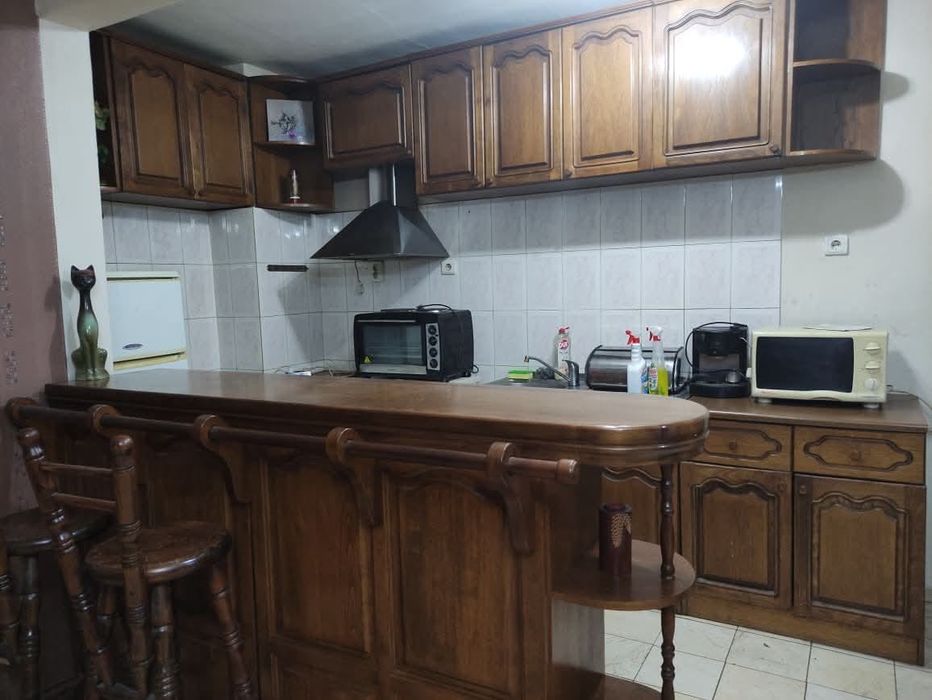 Давам под наем двустаен апартамент в нова кооперация