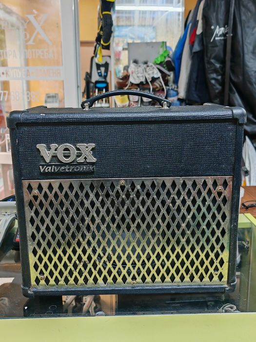 Лампово кубе VOX AD15VT