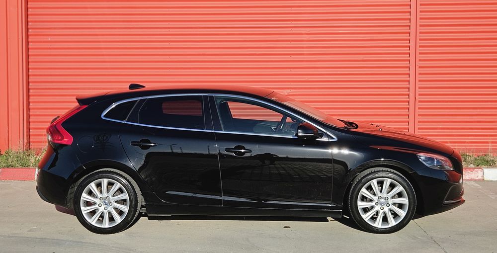 Volvo V40 1.6D 109 cp 2013  Euro 5 Bi-Xenon-Navi-Clima-Piele+Textil-Jante R17-Crom