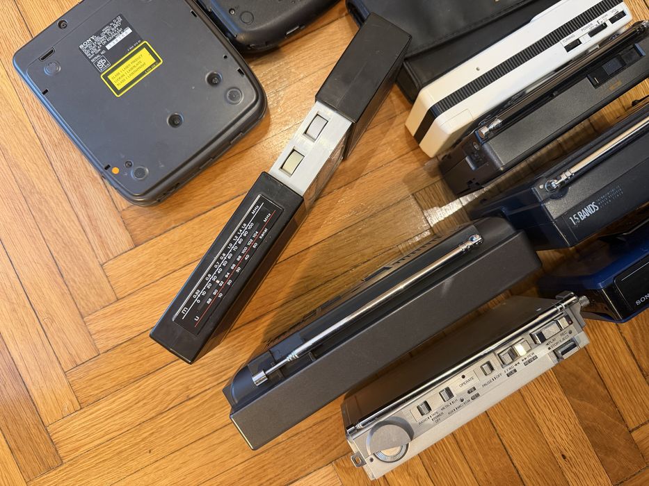 Radio uri de colectie Grundig Siemens Discman walkman radioamatori