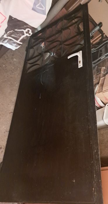 Метална врата с каса