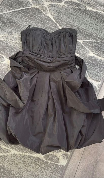 rochie neagra bufanta