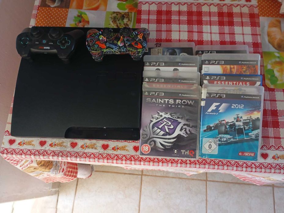 Joc ps3, consola PlayStation 3 ( 500GB) superslim, plus joc GTA 5,complet si perfect functional