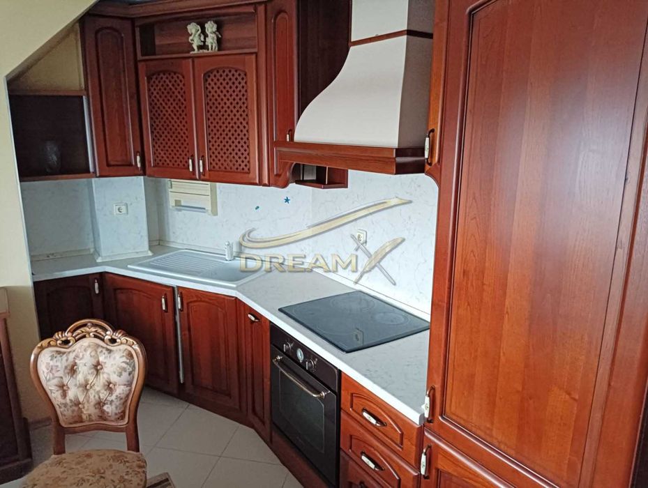 Етаж от къща под наем в кв. Център! 7866207