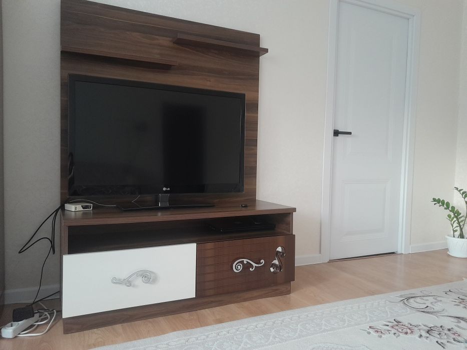 Продается подставка для телевизора