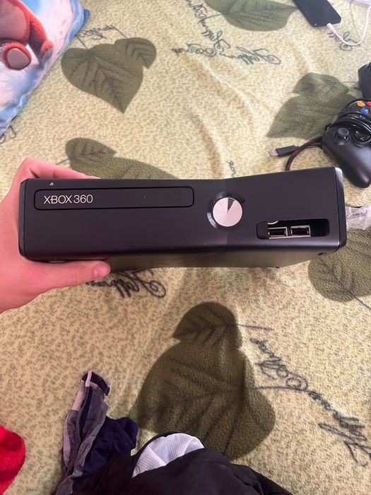 Продам Х BOX 360 slim