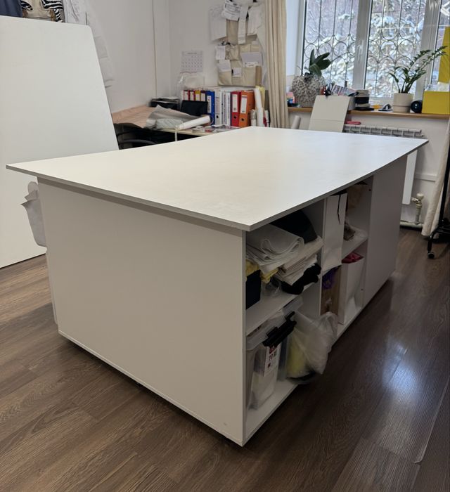 Продаётся раскройный стол + столешница