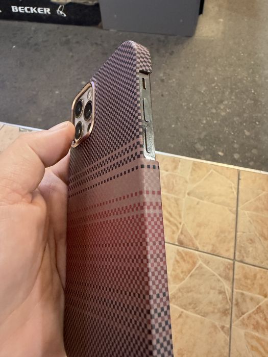 Iphone 12 Pro в состояния идеал. Экран менялся
