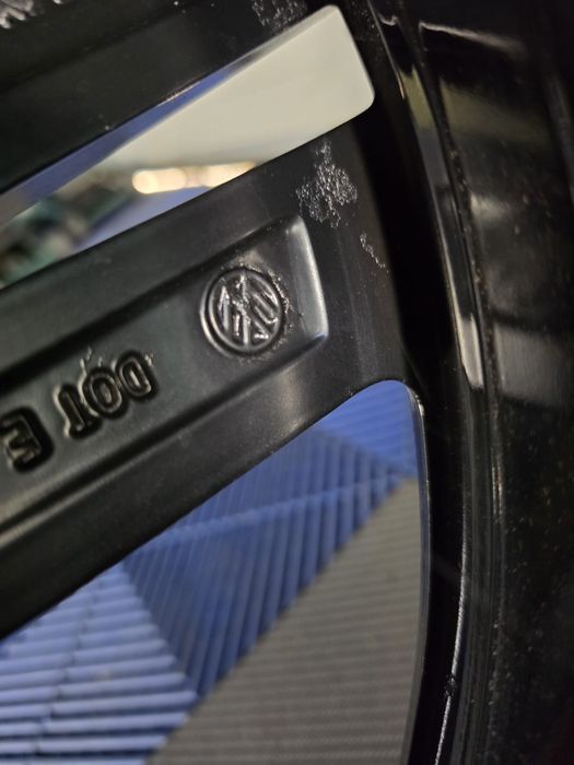 Оригинални джанти VW Touareg 20" 5x112 + Гуми Pirelli 285/45/20 Черен Гланц