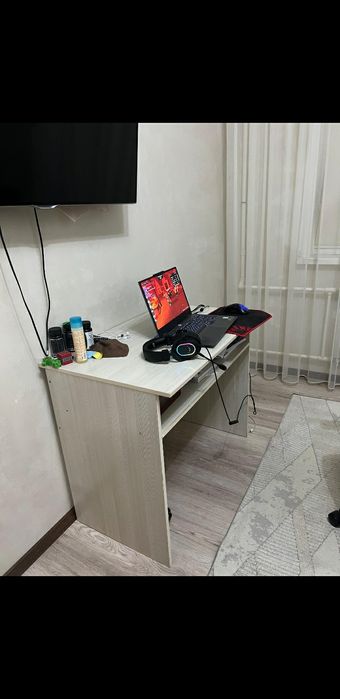 Продаётся кровать стол шкаф комплект за 30000