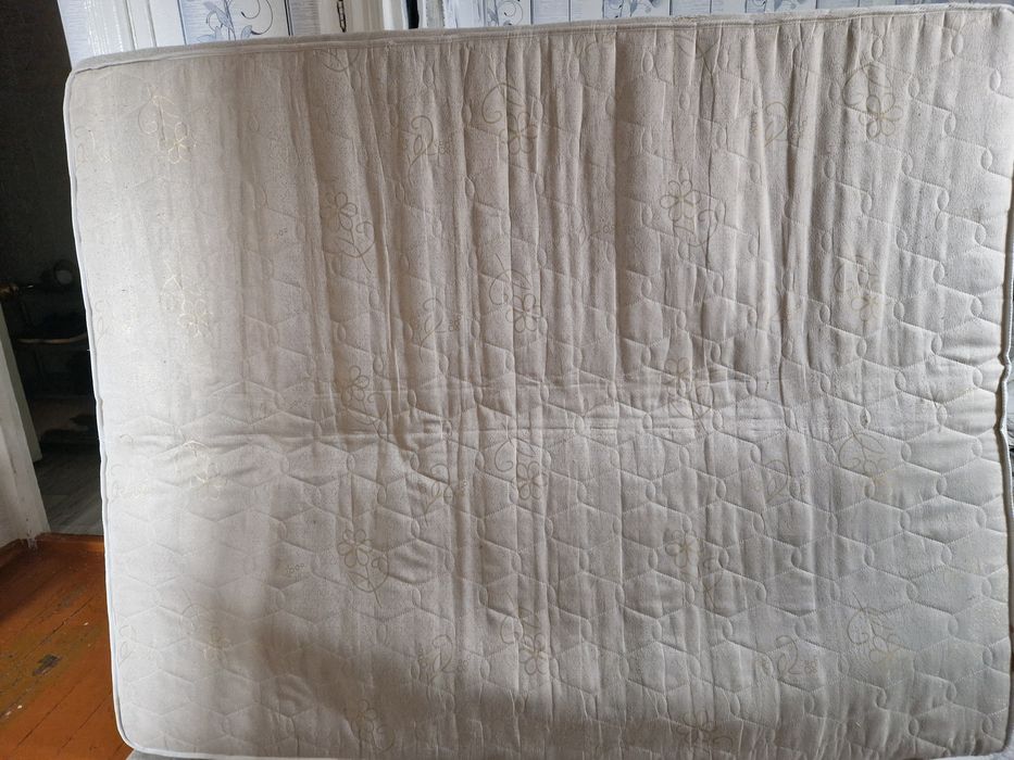 Отдам матрас б/у