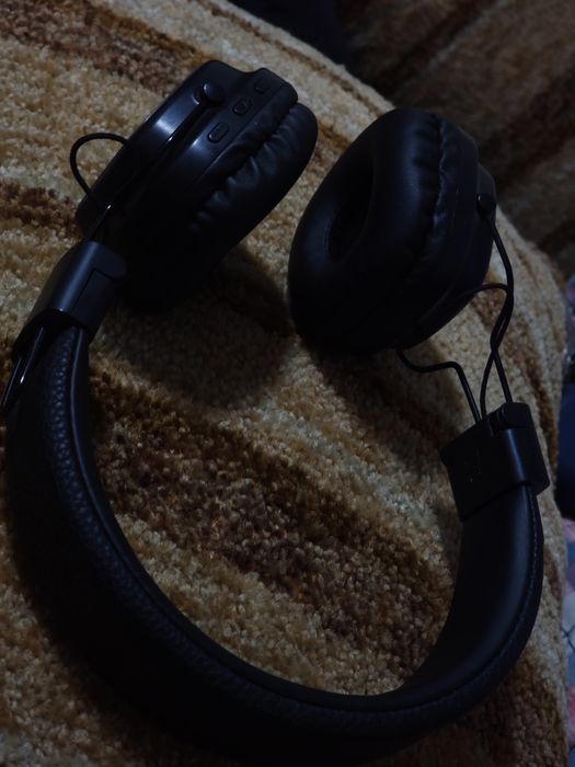 Продам наушники marshall