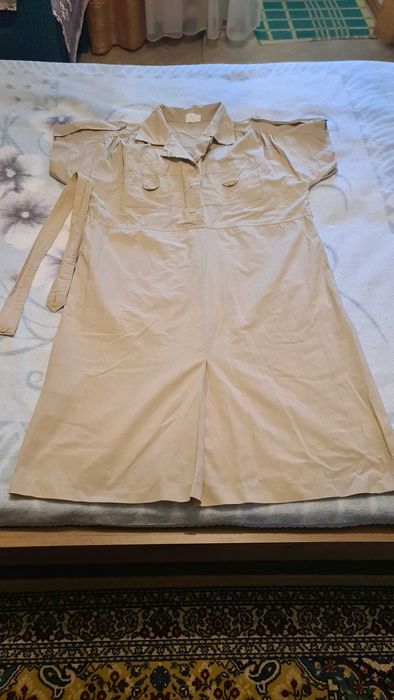 Вещи женские разные (брюки, кофты, платье)