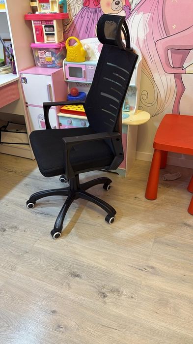 Продам кресло офисное