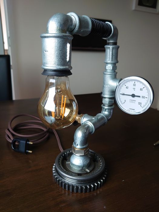 Ръчно изработена лампа в индустриален стил