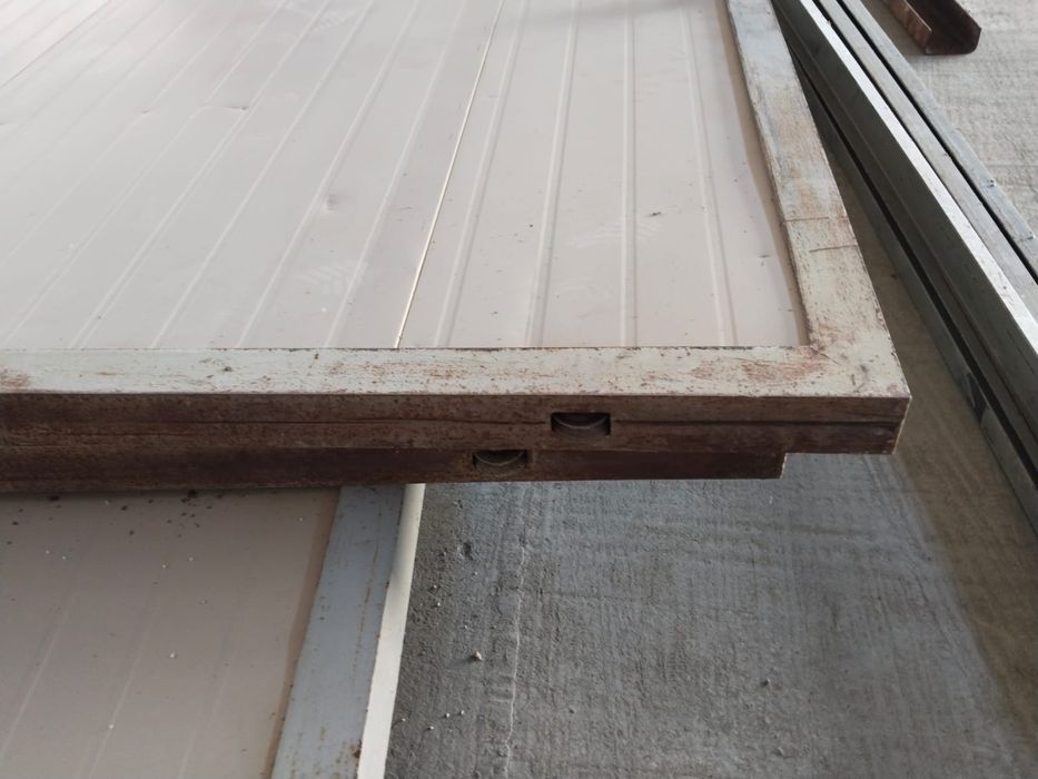 Ворота из сэндвич панелей