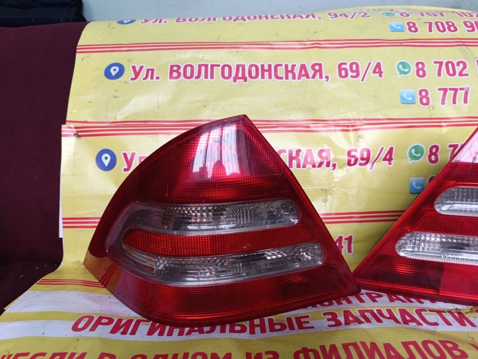 Фонари задние на Мерседес W203