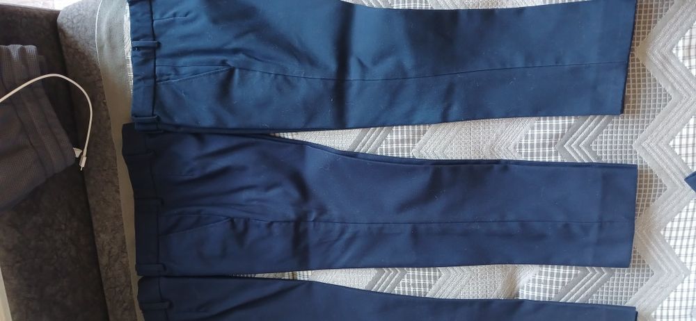 Отдам даром школьные вещи