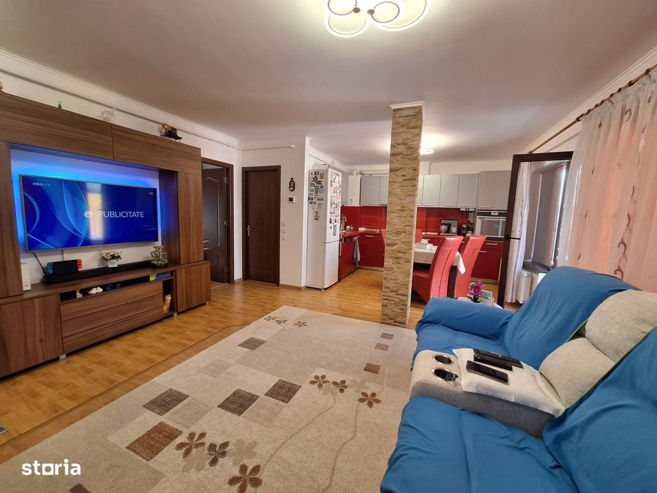 Apartament cu 3 camere, 2 terase, parcare, zona Sub Cetate — fotografia 1