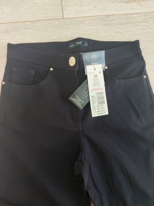 Vand pantaloni F&F