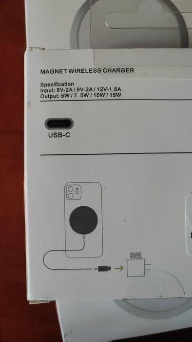 Încărcător wireless universal nou la cutie
