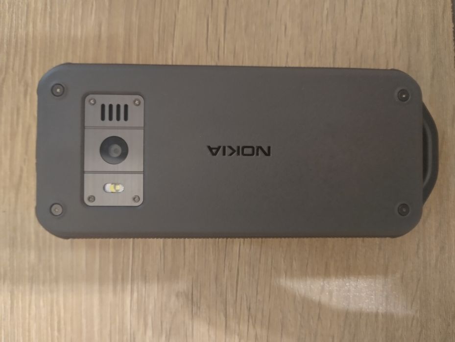 Nokia 800 Tough чисто нов водоустойчив удароустойчив телефон и зарядно
