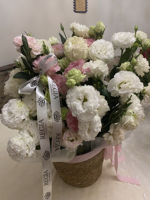 2 корзины и букет цветов