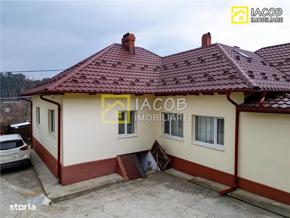 Casa, anexe, 3762 mp teren, 25000 mp padure, Comanesti, jud. Bacau