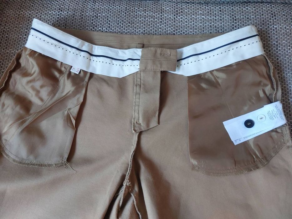 Pantaloni noi perfecti pt. toamna, model usor evazat, chic si actual