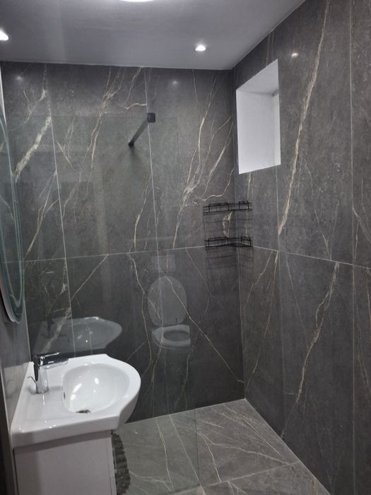 Închiriez apartament
