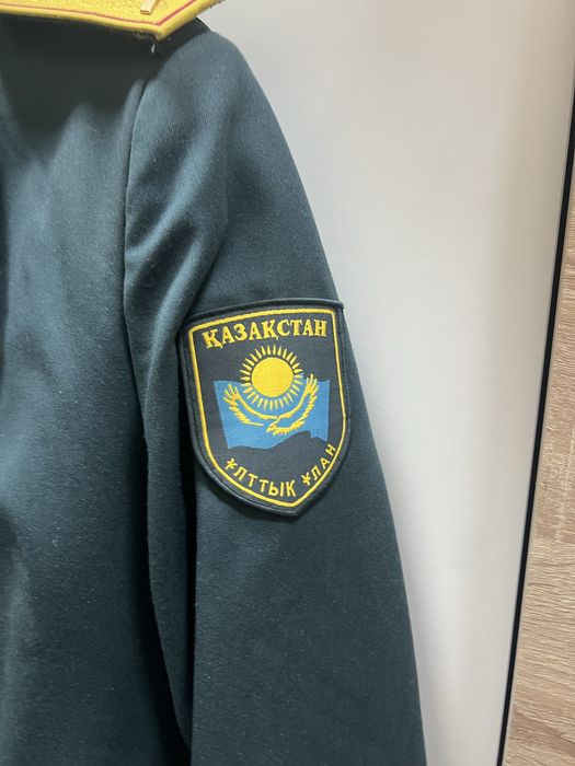 китель и штаны продам