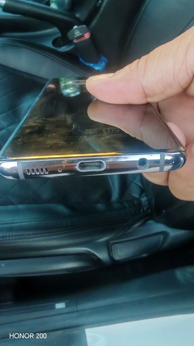 Продаю Samsung s10