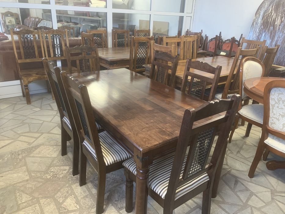 Масивна трапезна маса с 6 стола