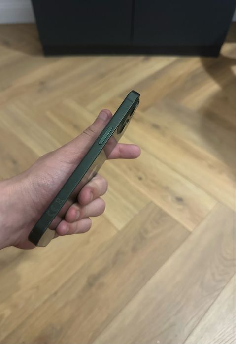 iPhone 13 128gb.
