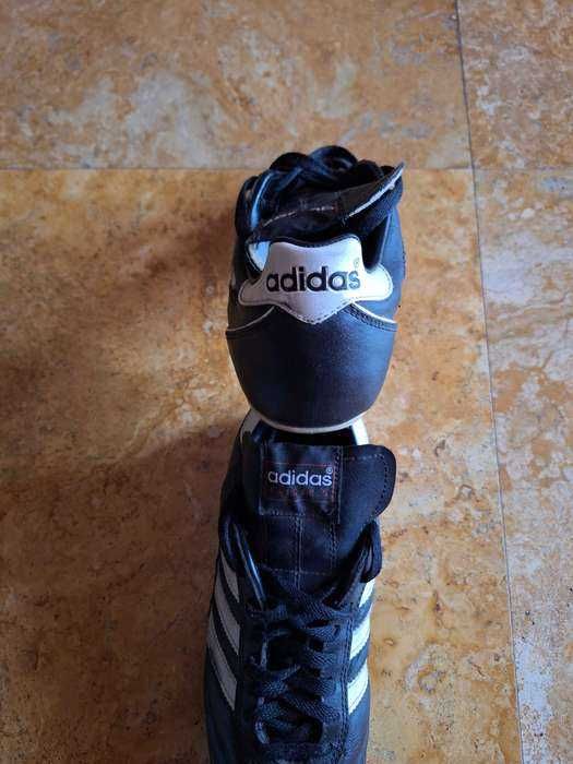 Vând ghete fotbal Adidas  40