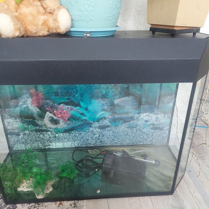 Продам аквариум на 80 литров
