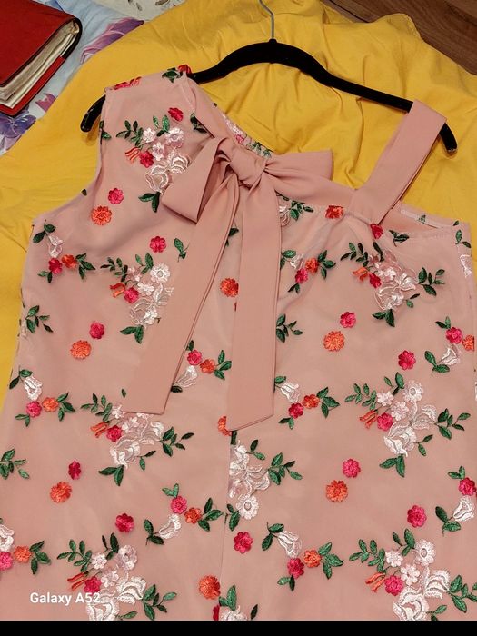 Rochie elegantă din dantelă.