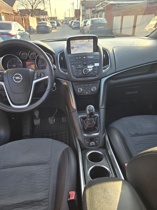 Opel Zafira C...