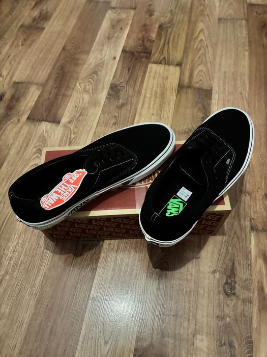 VANS Era Liv At Hov