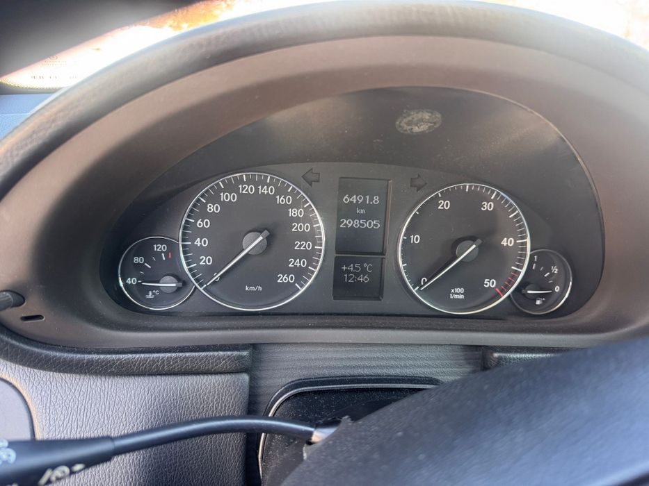 Mercedes-Benz  c- class c 220