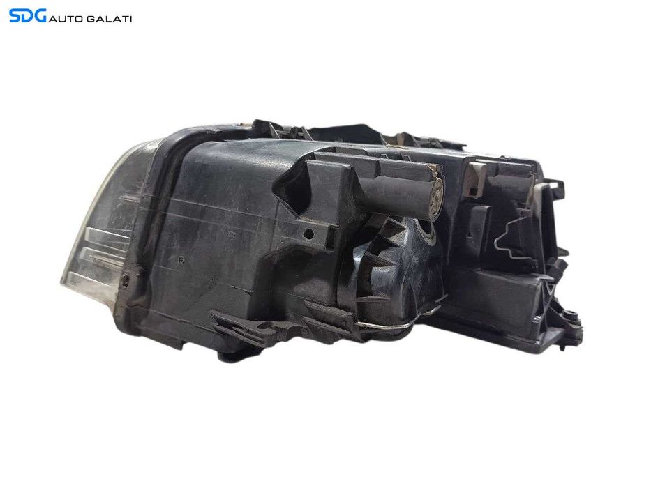 Far Dreapta cu Lupa FARA Xenon EUROPA Audi A4 B6 2001 - 2005 Cod 8E0941004F (Urechi Superioare Lipsa) [LS0065]