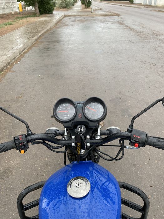 Продам  мопед яки