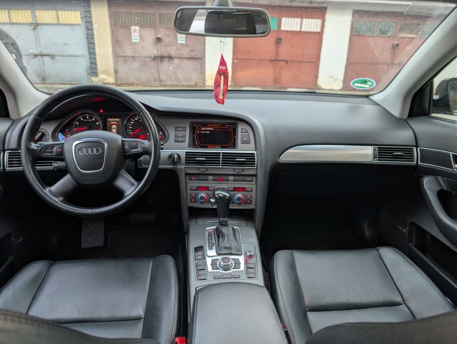 Vând Audi A6 Black Edition 2.4i V6 Automat