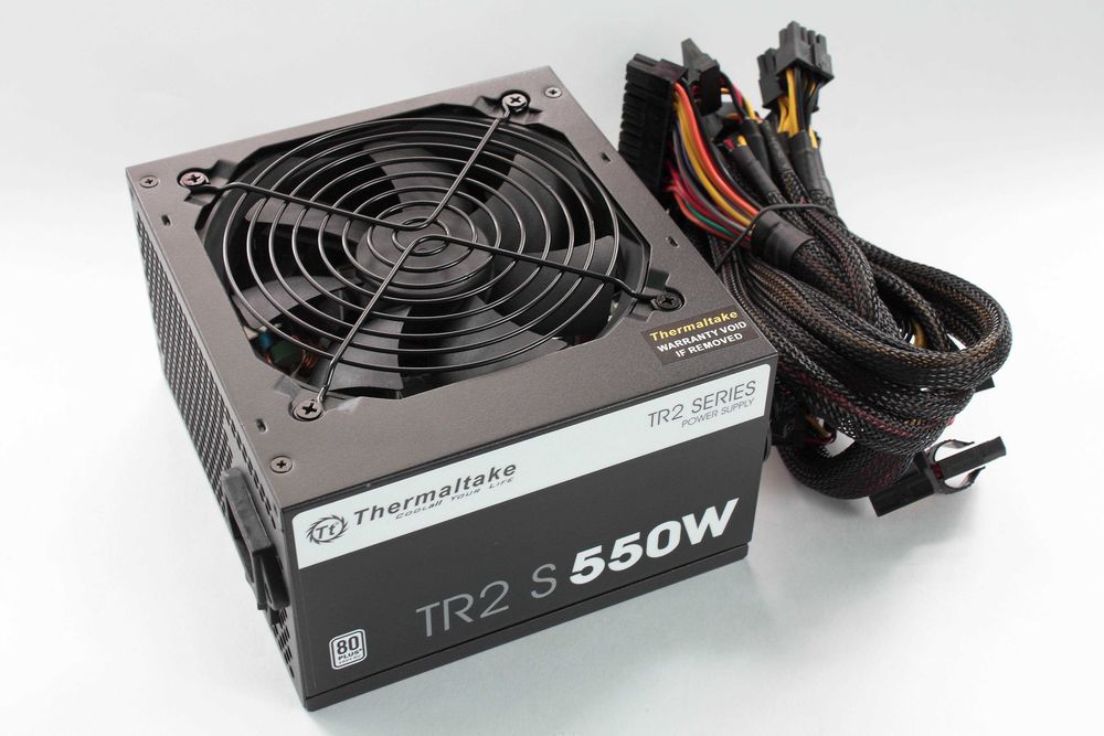 Блок питания 550W Thermaltake TR2 S 4+4 pin 6-8 x2 pin на видеокарту