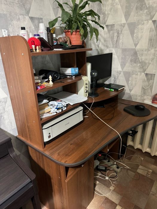 Компьютерный стол