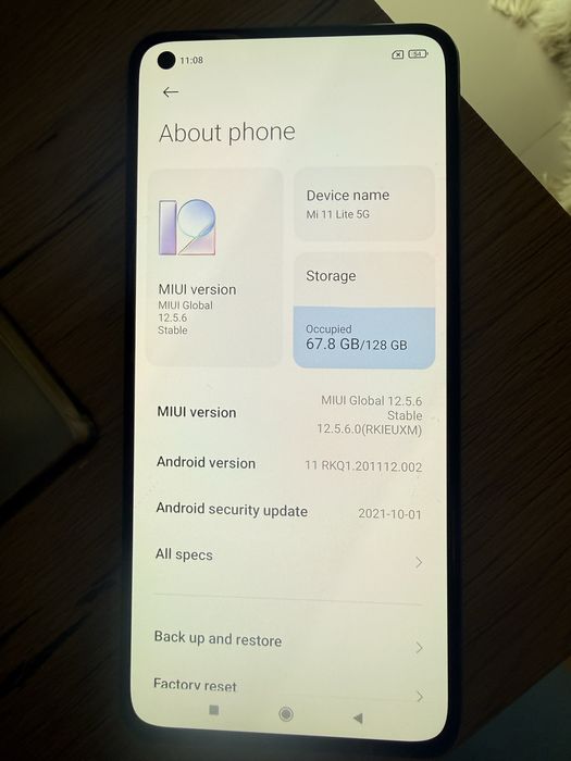 Mi 11 Lite ecran mare baterie un model fara  cont un model reusit