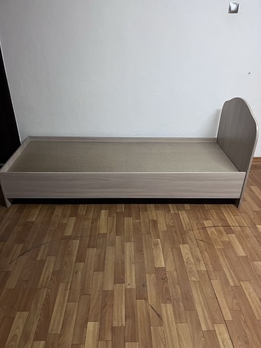 Продам кровать(одноместную)