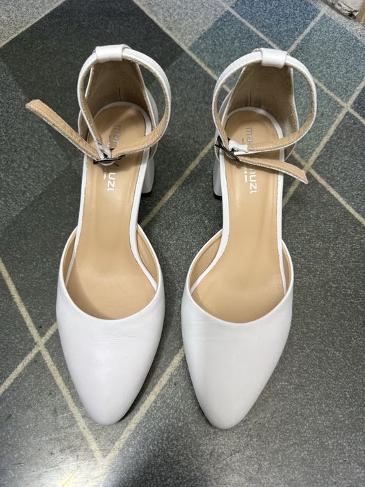 Женские кожаные туфли