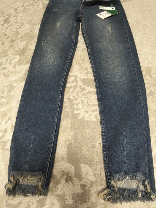 Продам джинсы новые