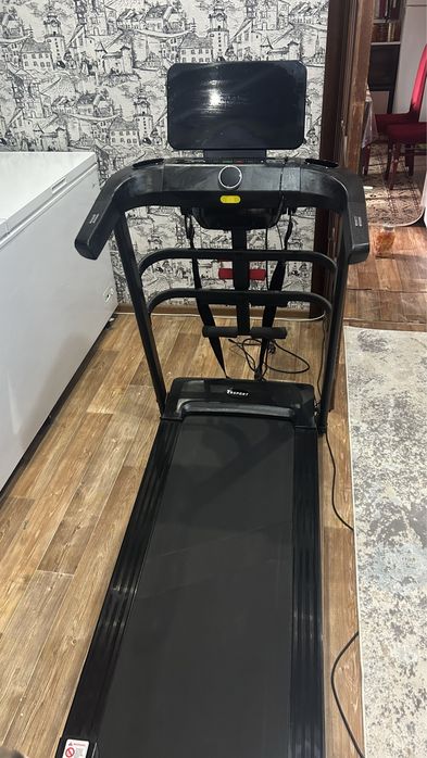 Турник и беговая дорожка